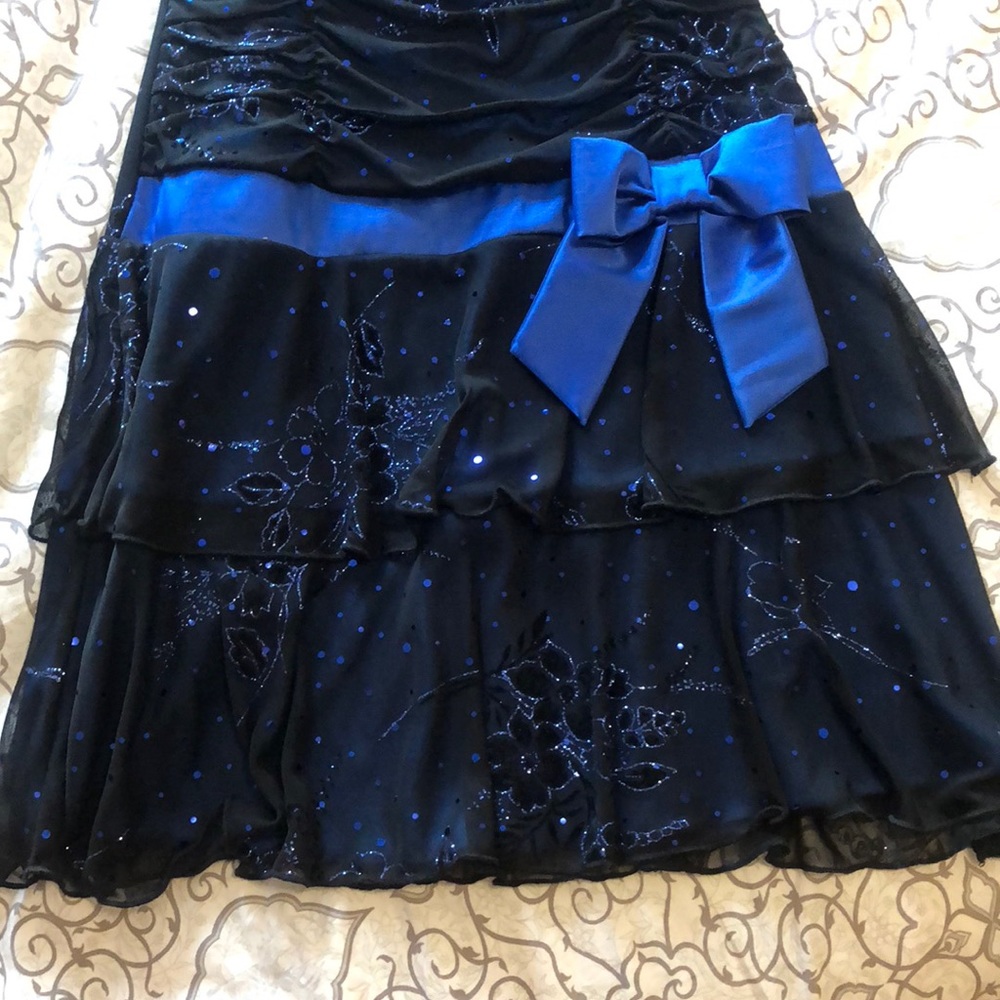 Dress - Picture 4 of 4